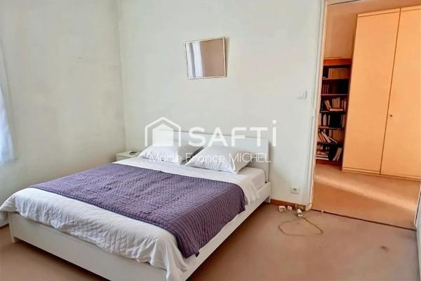 Au cœur de Pernes-les-Fontaines, charmante maison en pierre de 170 m² offrant authenticité . Jardin intime, grand garage, beaux volumes. À deux pas des commerces, écoles et commodités du village. Une rare opportunité pour vivre dans un cadre paisible, tout en restant proche de tout.