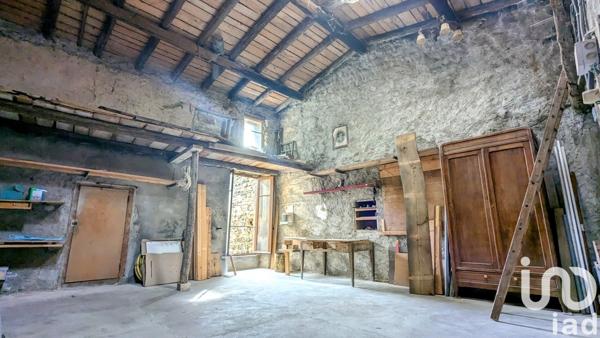 Maison de village 5 pièces de 120 m² à Saint-Germain-Lembron (63340)