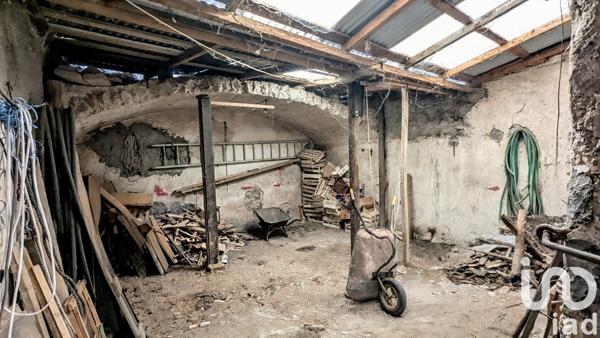 Maison de village 5 pièces de 120 m² à Saint-Germain-Lembron (63340)