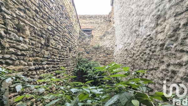 Maison de village 5 pièces de 120 m² à Saint-Germain-Lembron (63340)