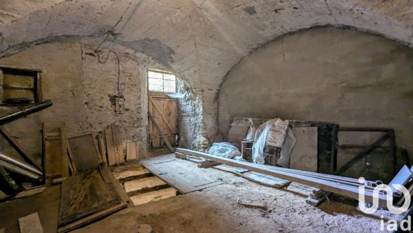 Maison de village 5 pièces de 120 m² à Saint-Germain-Lembron (63340)