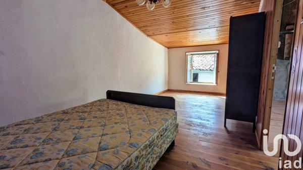 Maison de village 5 pièces de 120 m² à Saint-Germain-Lembron (63340)