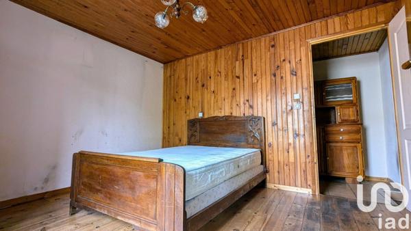 Maison de village 5 pièces de 120 m² à Saint-Germain-Lembron (63340)