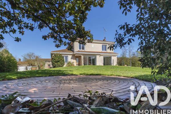 Maison à vendre 8 pièces 174 m² La Séguinière