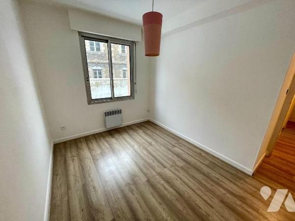 APPARTEMENT EN CENTRE VILLE DANS RESIDENCE AVEC ASCENSEUR
A VENDRE A RETHEL 

Appartement li...