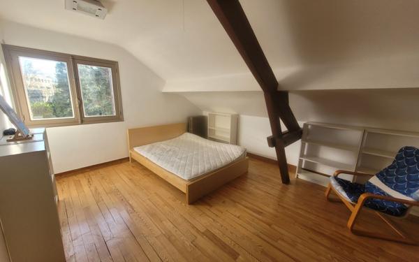 Maison à vendre    8 pièces •  Viroflay