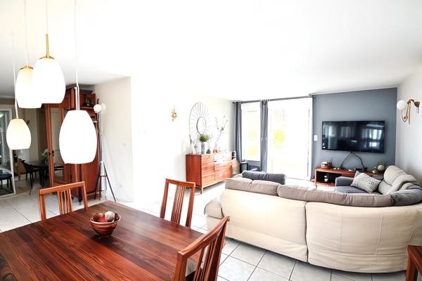 LE-TEICH VILLA 236 M² PISCINE, TROIS GARAGES