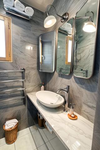 LE-TEICH VILLA 236 M² PISCINE, TROIS GARAGES