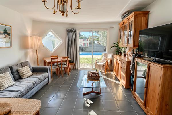 LE-TEICH VILLA 236 M² PISCINE, TROIS GARAGES