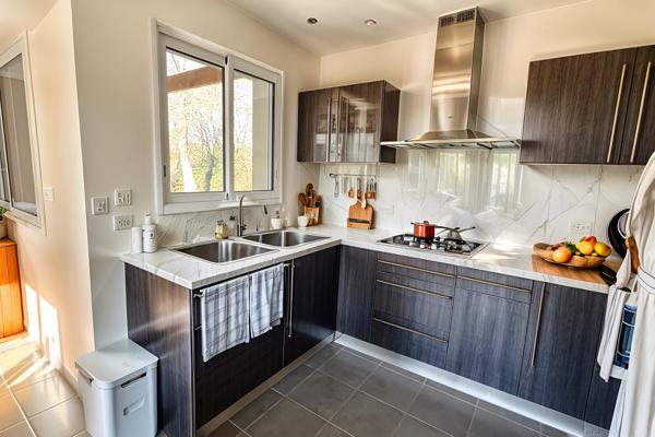 LE-TEICH VILLA 236 M² PISCINE, TROIS GARAGES