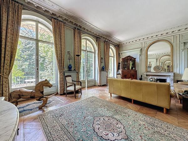 Meudon (92190) - Appartement de standing, 189m², 2 terrasses de 17 et 31m², grand jardin