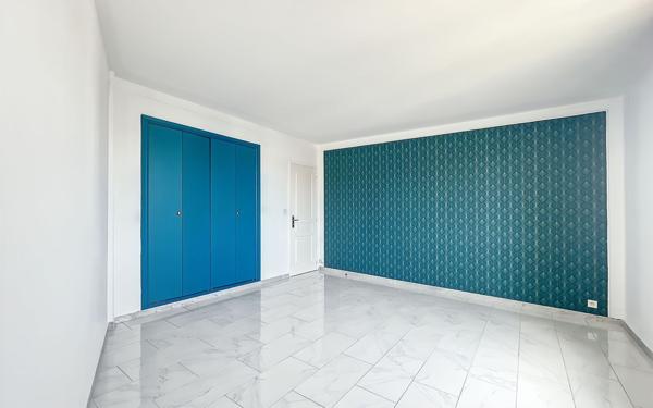 Appartement à vendre    2 pièces • 70 m2 Saint-Raphaël