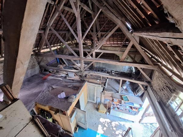 Fermette de 4 chambres avec dépendances