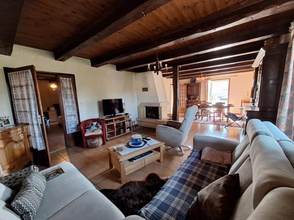 Fermette de 4 chambres avec dépendances