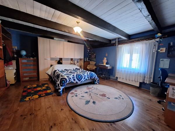 Fermette de 4 chambres avec dépendances