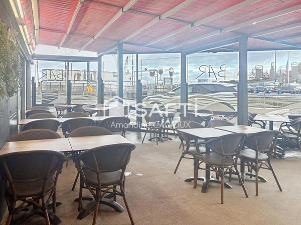 située à  Port en Bessin avec vue sur la mer