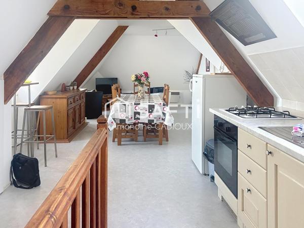 située à  Port en Bessin avec vue sur la mer