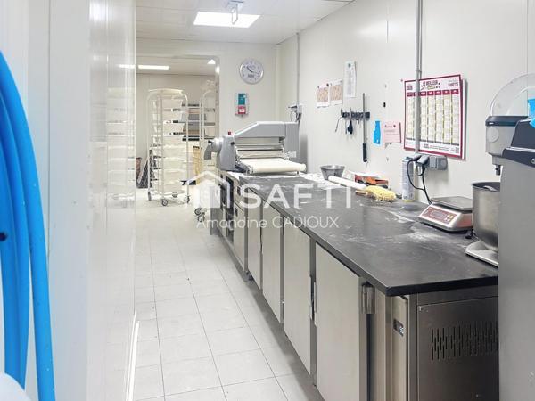 située à  Port en Bessin avec vue sur la mer