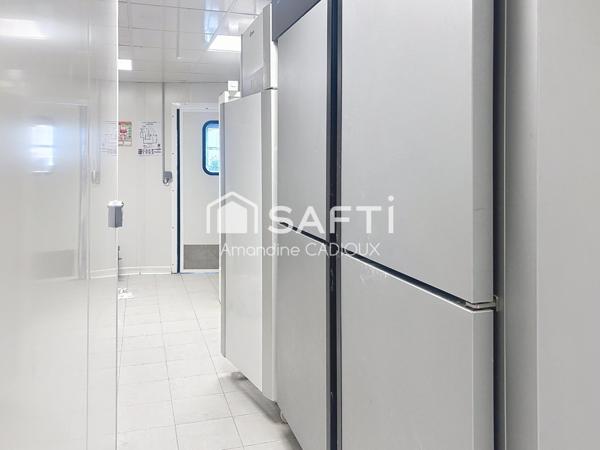 située à  Port en Bessin avec vue sur la mer