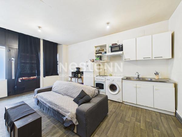 Aurillac, centre ville, à Vendre Appartement de 2 pièces avec caves.