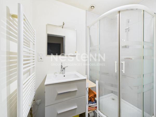 Aurillac, centre ville, à Vendre Appartement de 2 pièces avec caves.