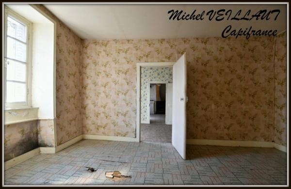 Dpt Allier (03), à vendre BESSON maison P6 de 100 m² - Terrain de 1 941,00 m² - Plain pied