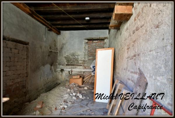 Dpt Allier (03), à vendre BESSON maison P6 de 100 m² - Terrain de 1 941,00 m² - Plain pied