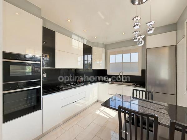 SAINT-PRIX, VAL D’OISE (95) : En exclusivité - A 20 minutes de Paris : Maison individuelle 9 pièces - 5 chambres - 210 m2 habitables - Parcelle de 741 m2