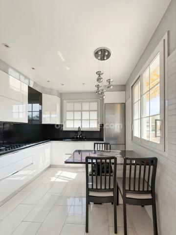 SAINT-PRIX, VAL D’OISE (95) : En exclusivité - A 20 minutes de Paris : Maison individuelle 9 pièces - 5 chambres - 210 m2 habitables - Parcelle de 741 m2