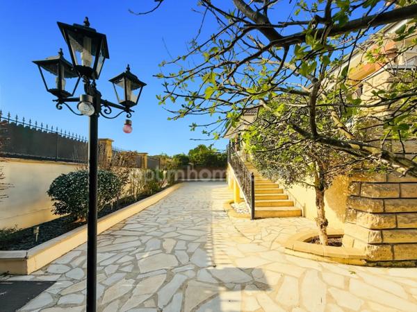 SAINT-PRIX, VAL D’OISE (95) : En exclusivité - A 20 minutes de Paris : Maison individuelle 9 pièces - 5 chambres - 210 m2 habitables - Parcelle de 741 m2