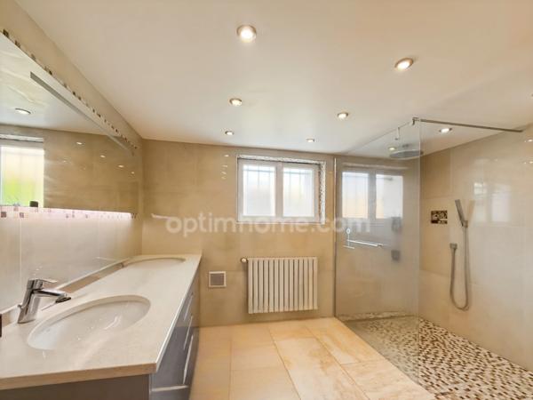 SAINT-PRIX, VAL D’OISE (95) : En exclusivité - A 20 minutes de Paris : Maison individuelle 9 pièces - 5 chambres - 210 m2 habitables - Parcelle de 741 m2