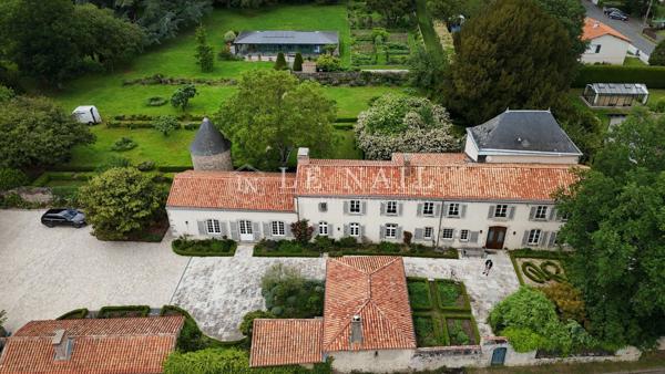 Magnifique demeure de caractère dans un environnement privilégié (Deux-Sèvres)
