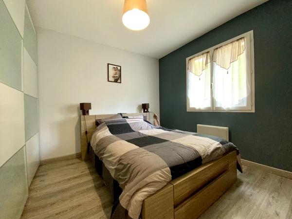 Maison de plain-pied avec piscine