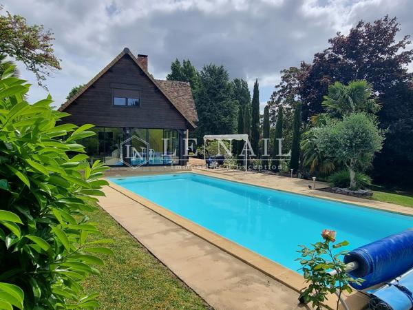Charmante demeure avec parc paysagé de 4480m² dans la Sarthe