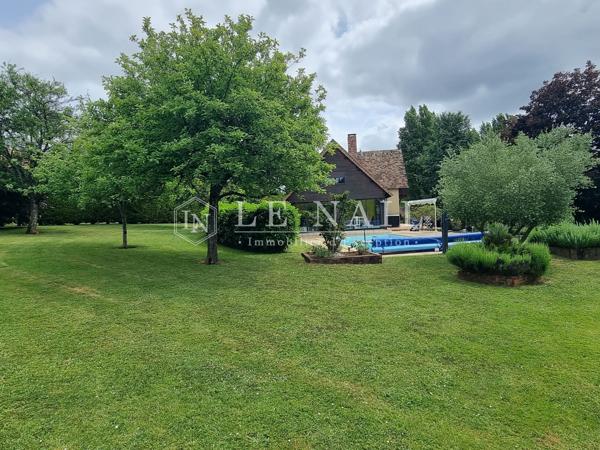 Charmante demeure avec parc paysagé de 4480m² dans la Sarthe