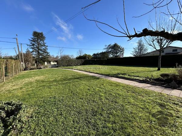 Vente Terrain 465 m2 à Coutras