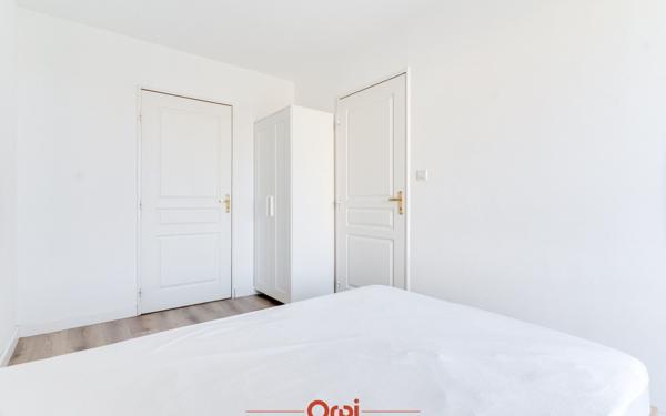 Appartement à vendre    2 pièces •  Marseille 9