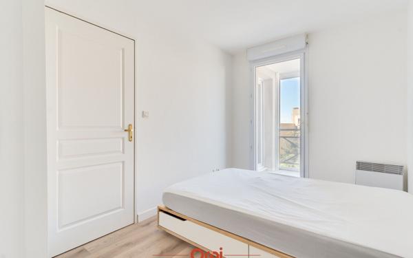 Appartement à vendre    2 pièces •  Marseille 9