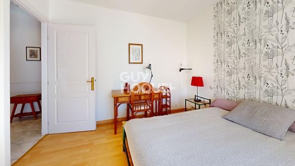 Maison T5 de plain-pied de 164 m2 sur une parcelle d'environ 1 220 m2