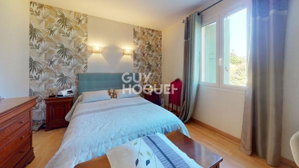 Maison T5 de plain-pied de 164 m2 sur une parcelle d'environ 1 220 m2