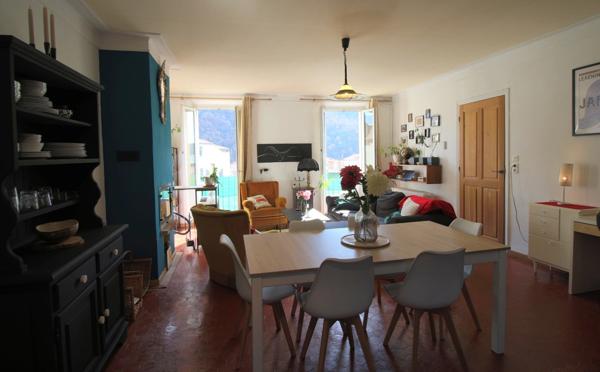 Appart 5 p, balcon, cave, grenier, centre DIGNE LES BAINS (04)