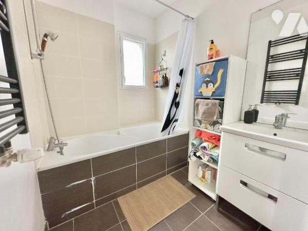 UNIQUEMENT À L'ÉTUDE TRENTE-CINQ NOTAIRES ! Dans la localité de THORIGNÉ-FOUILLARD (35235)- REN...