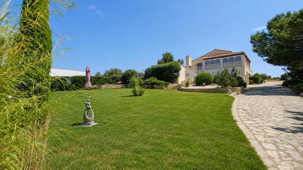 Superbe propriété de 242 m² à Cuxac-d'Aude, à seulement 10 minutes de Narbonne