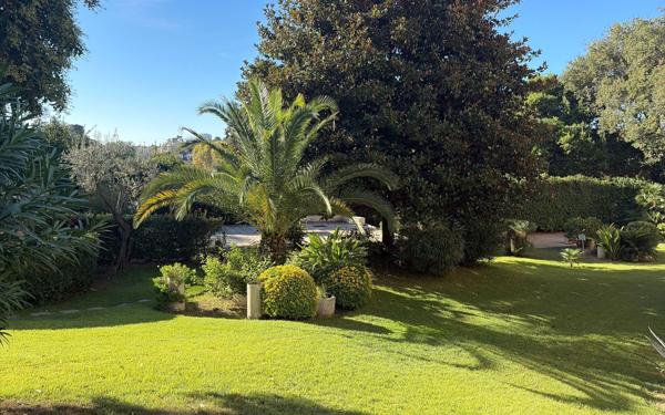 Appartement à vendre    4 pièces • 73 m2 Antibes