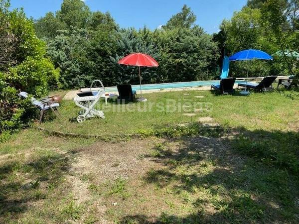 Maison avec piscine sur terrain de 5000 M2 avec Dépendances