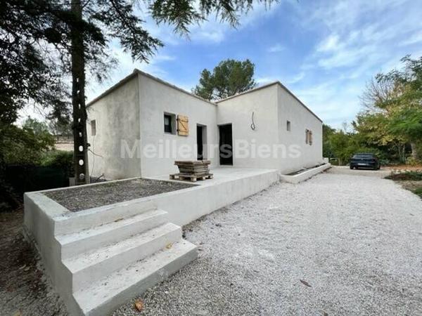 Maison avec piscine sur terrain de 5000 M2 avec Dépendances