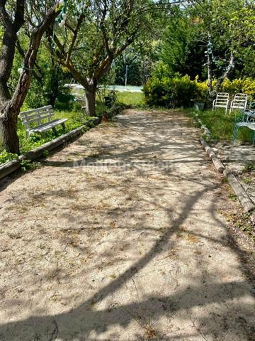 Maison avec piscine sur terrain de 5000 M2 avec Dépendances