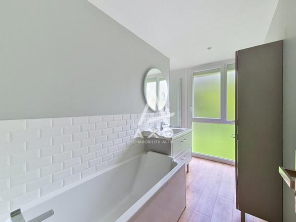 Appartement 5 pièces  Séjour double  3 chambres  Balcon  Beauvais Jeanne Hachette