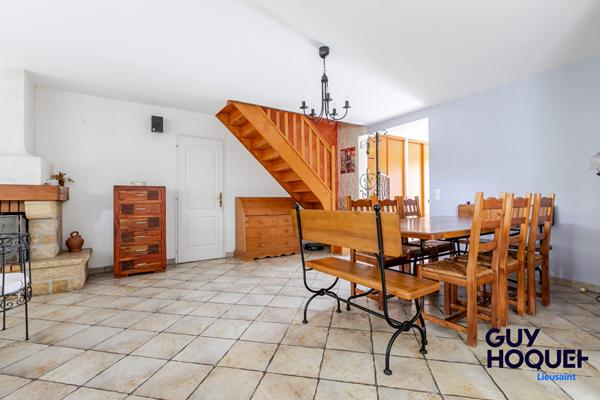 Maison spacieuse à vendre à Lieusaint - 5 chambres, jardin et garage