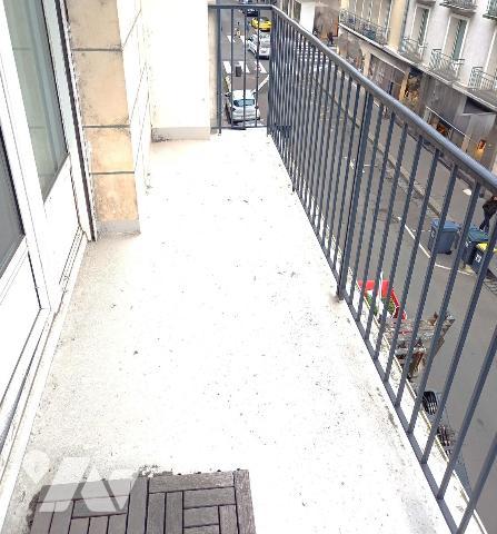 TOURS HALLES T3 de 100 m2 + cave + doit au stationnement